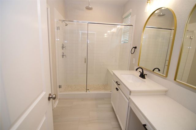 10957 Cannes Memorial Drive, Houston, TX 77043
