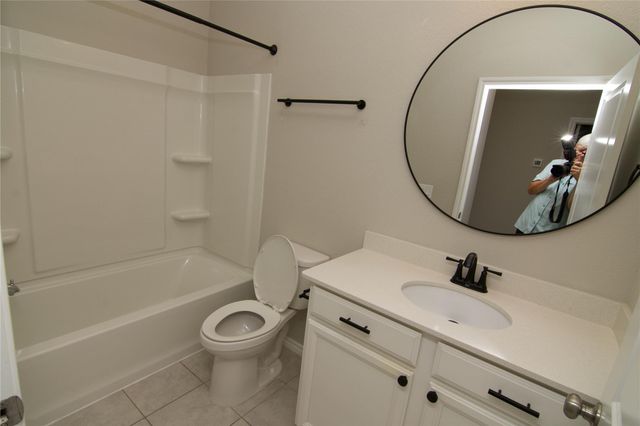 10957 Cannes Memorial Drive, Houston, TX 77043