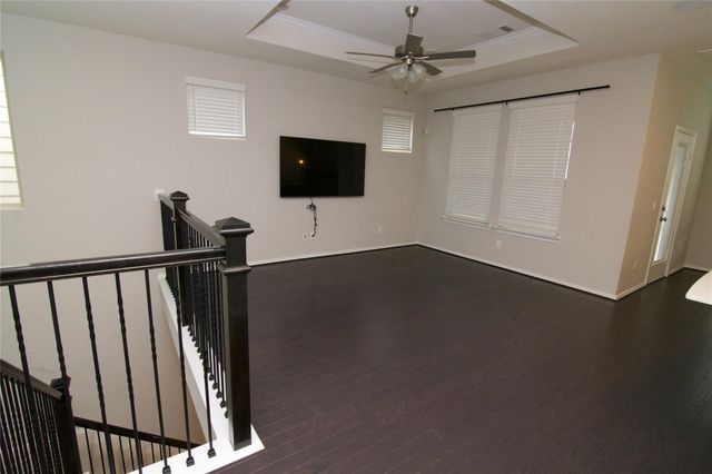 10957 Cannes Memorial Drive, Houston, TX 77043