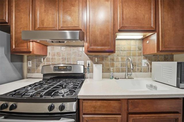 6822 GLENRIDGE Drive D, Atlanta, GA 30328