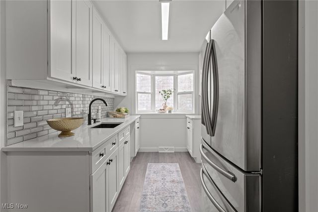 375 Big Bend Circle, Barberton, OH 44203