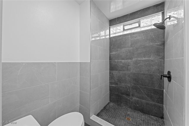 375 Big Bend Circle, Barberton, OH 44203