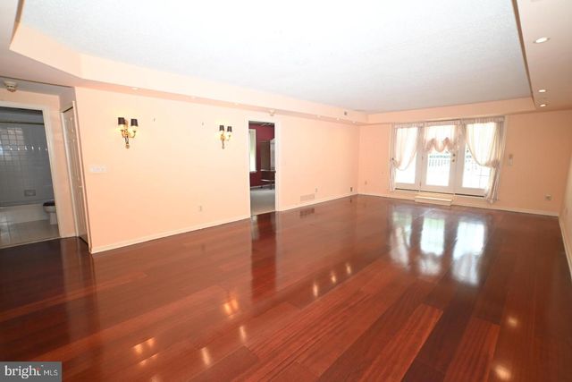 8200 CENTENNIAL STA, Warminster, PA 18974