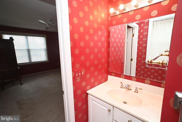 8200 CENTENNIAL STA, Warminster, PA 18974