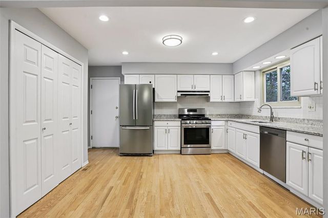 9616 Yorkshire Estates Drive, Crestwood, MO 63126