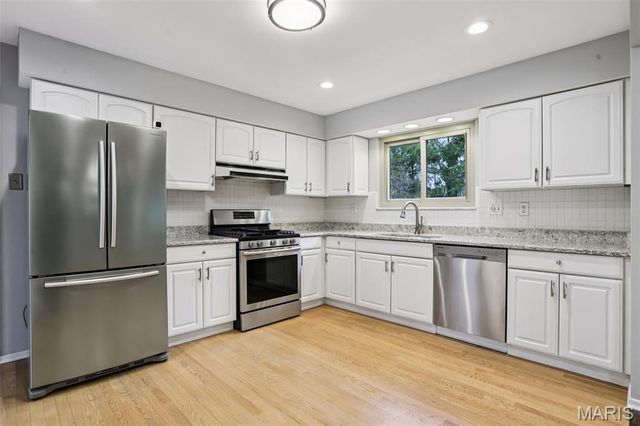 9616 Yorkshire Estates Drive, Crestwood, MO 63126