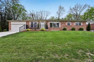 9616 Yorkshire Estates Drive, Crestwood, MO 63126