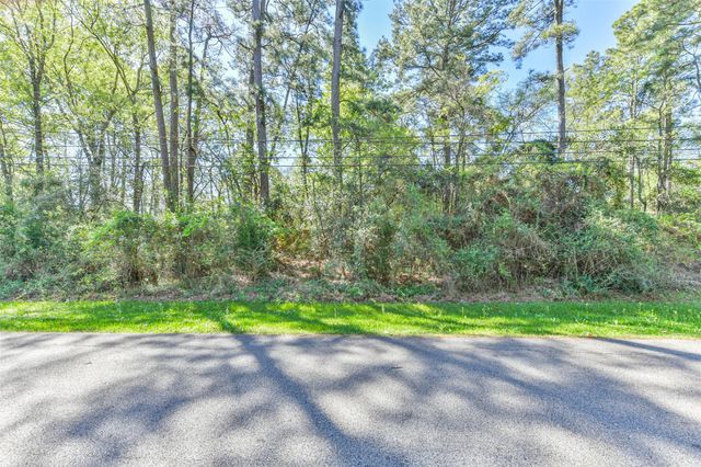 1811 Black Bear Drive, Crosby, TX 77532