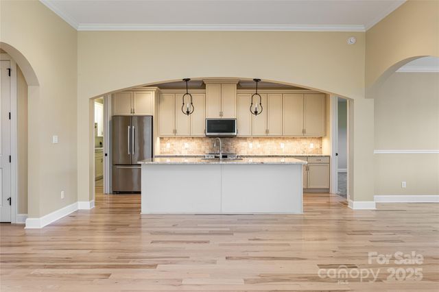 38 Chantilly Drive, Asheville, NC 28804