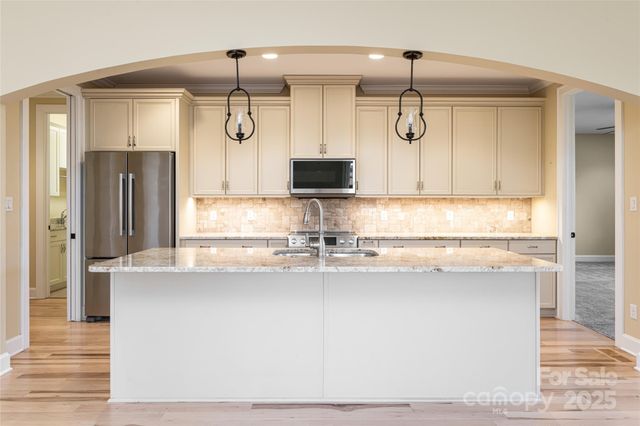 38 Chantilly Drive, Asheville, NC 28804