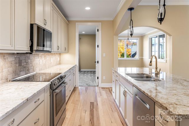 38 Chantilly Drive, Asheville, NC 28804