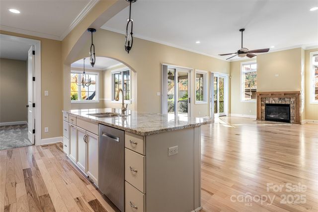 38 Chantilly Drive, Asheville, NC 28804