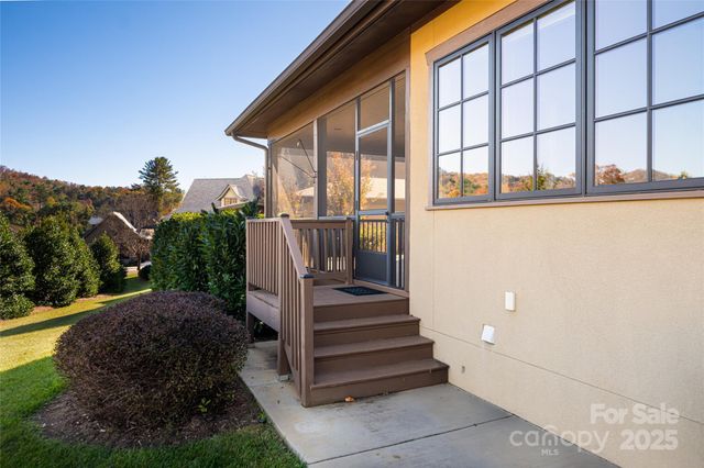 38 Chantilly Drive, Asheville, NC 28804