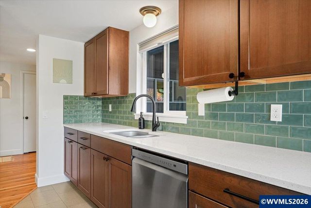 2910 NW Garfield Av, Corvallis, OR 97330