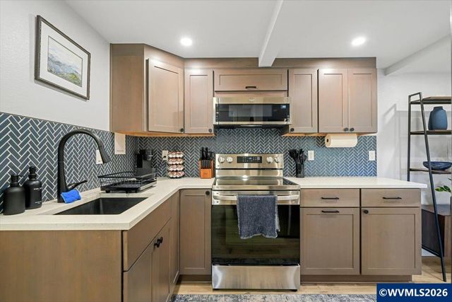2910 NW Garfield Av, Corvallis, OR 97330