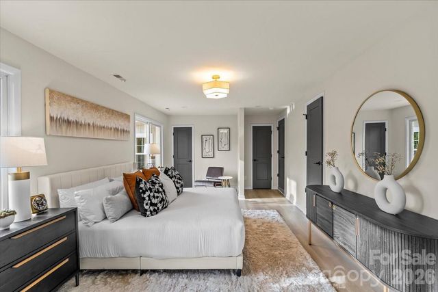 6900 Valley Haven Drive, Charlotte, NC 28211