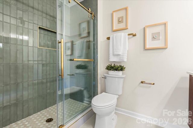 6900 Valley Haven Drive, Charlotte, NC 28211