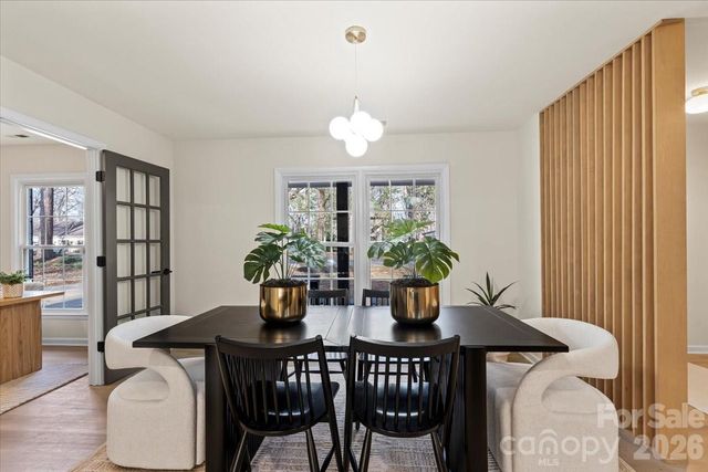 6900 Valley Haven Drive, Charlotte, NC 28211