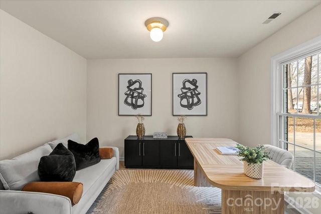 6900 Valley Haven Drive, Charlotte, NC 28211