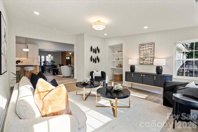 6900 Valley Haven Drive, Charlotte, NC 28211