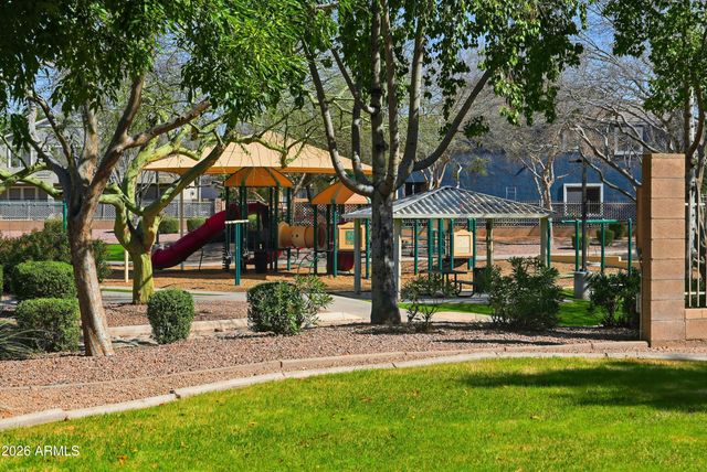 2497 E IVANHOE Court, Gilbert, AZ 85295