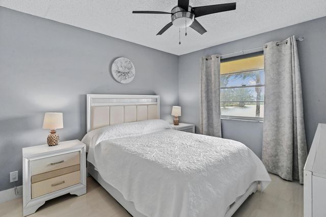 5530 Lakeside Drive 203, Margate, FL 33063