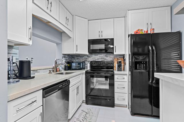 5530 Lakeside Drive 203, Margate, FL 33063