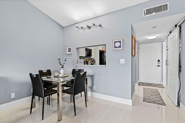 5530 Lakeside Drive 203, Margate, FL 33063