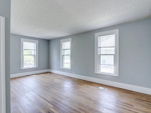 1511 W Walnut Street, Independence, MO 64050