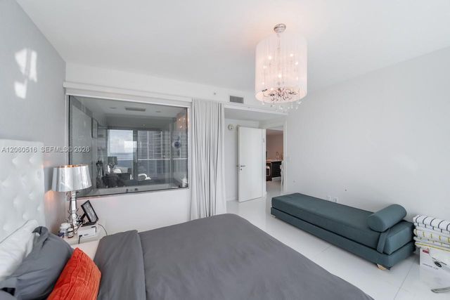 200 Biscayne Boulevard Way 4006, Miami, FL 33131