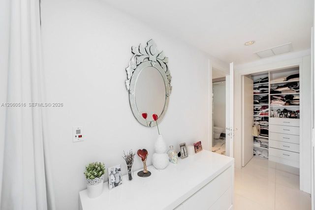 200 Biscayne Boulevard Way 4006, Miami, FL 33131