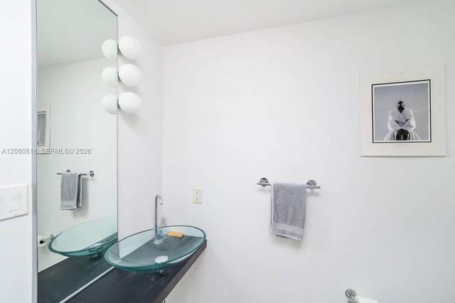 200 Biscayne Boulevard Way 4006, Miami, FL 33131