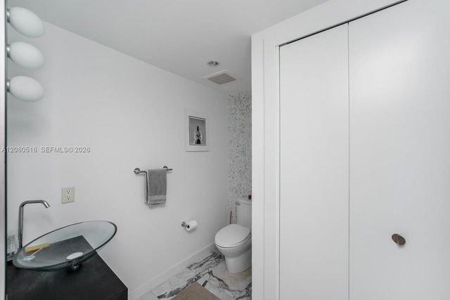 200 Biscayne Boulevard Way 4006, Miami, FL 33131