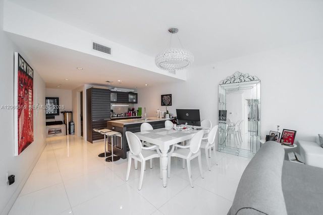 200 Biscayne Boulevard Way 4006, Miami, FL 33131