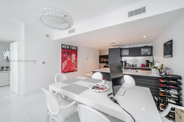 200 Biscayne Boulevard Way 4006, Miami, FL 33131