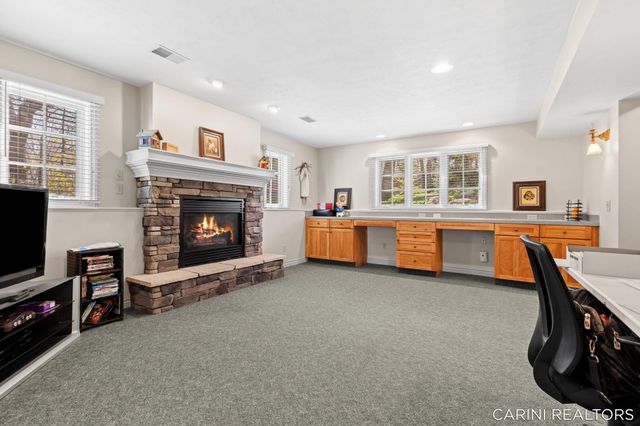 7887 Burrstone Court Se, Caledonia Twp, MI 49316