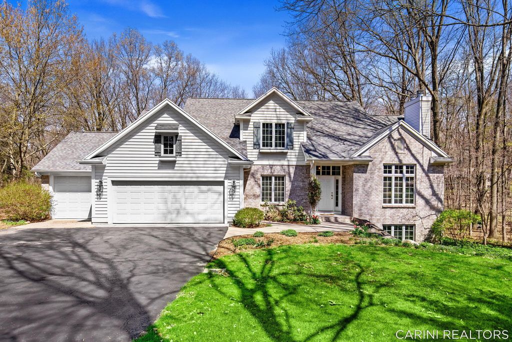 7887 Burrstone Court Se, Caledonia Twp, MI 49316
