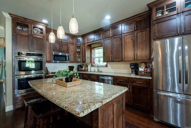 100 Mark Lane, Searcy, AR 72143