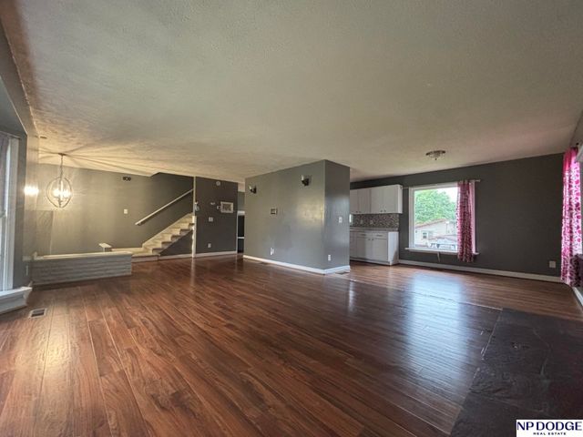 5220 Mary Street, Omaha, NE 68152