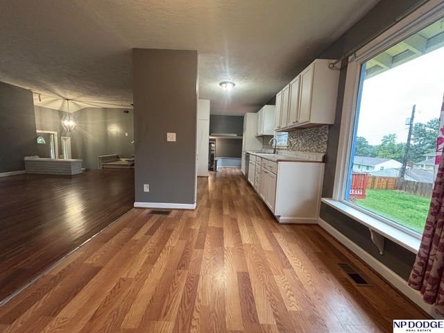 5220 Mary Street, Omaha, NE 68152