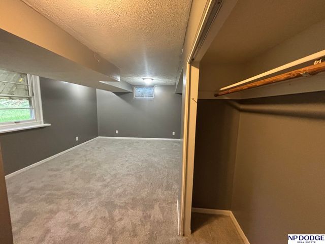5220 Mary Street, Omaha, NE 68152