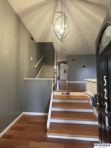 5220 Mary Street, Omaha, NE 68152