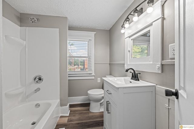 823 N H Street, Fremont, NE 68025