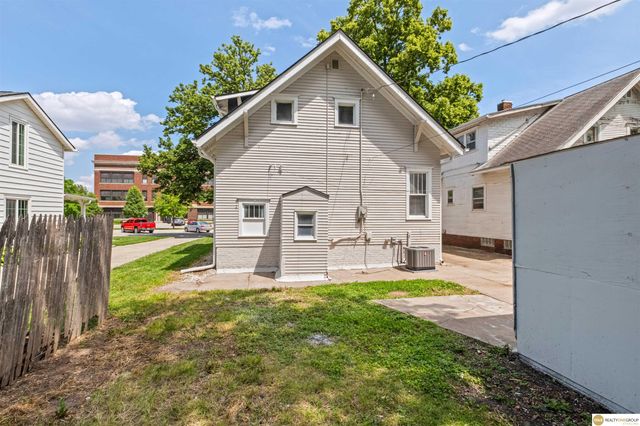 823 N H Street, Fremont, NE 68025