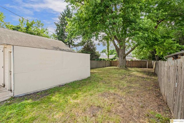 823 N H Street, Fremont, NE 68025