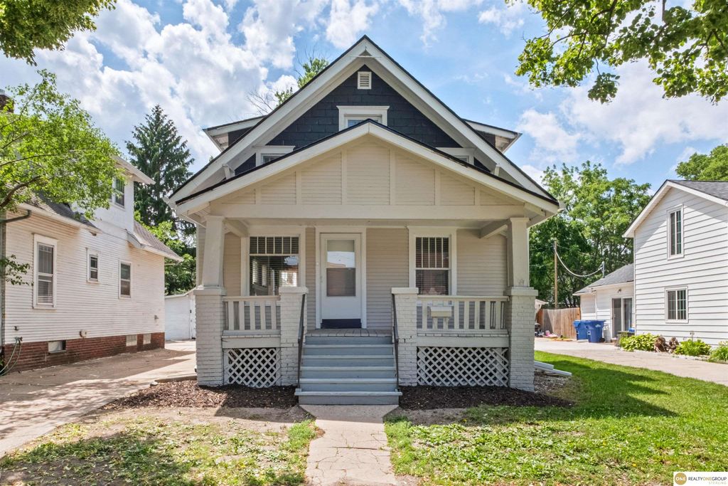 823 N H Street, Fremont, NE 68025