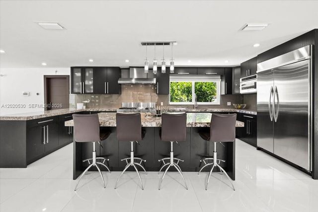 11600 SW 1st St, Plantation, FL 33325