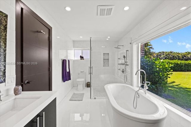 11600 SW 1st St, Plantation, FL 33325