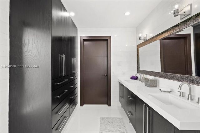 11600 SW 1st St, Plantation, FL 33325