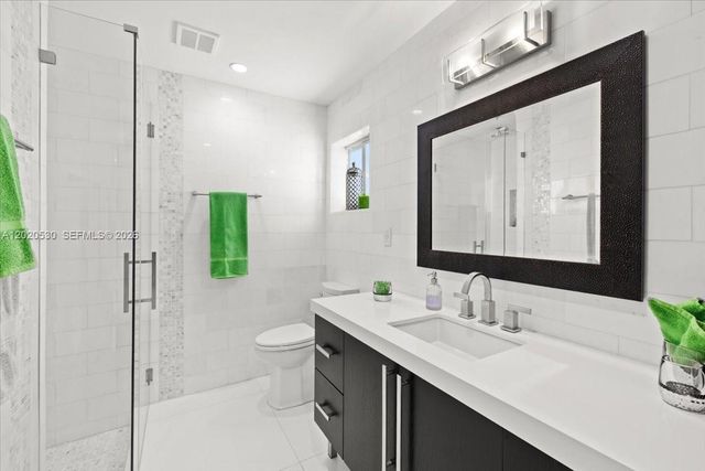 11600 SW 1st St, Plantation, FL 33325